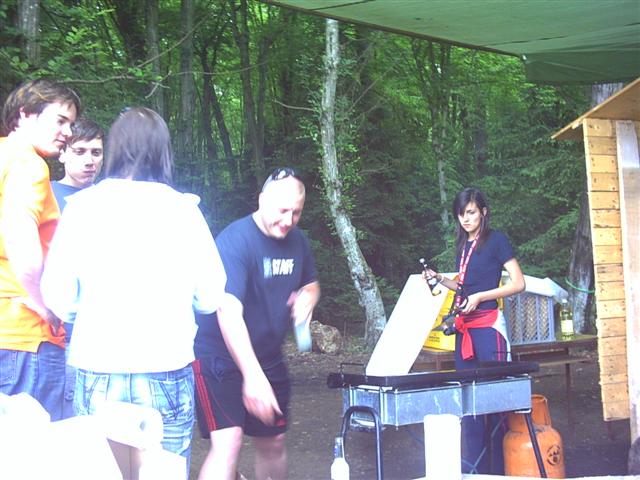 i/Kranj/Piknik06/nina/PICT0888 (Small).JPG